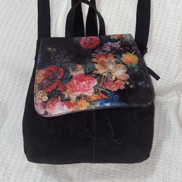 Like new Vintage Victorian Trading Company Floral Leather backpack - Picture 2 of 13